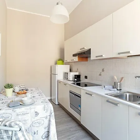 Vittoria Corner - Bymyhomeincomo Hébergement de vacances Côme