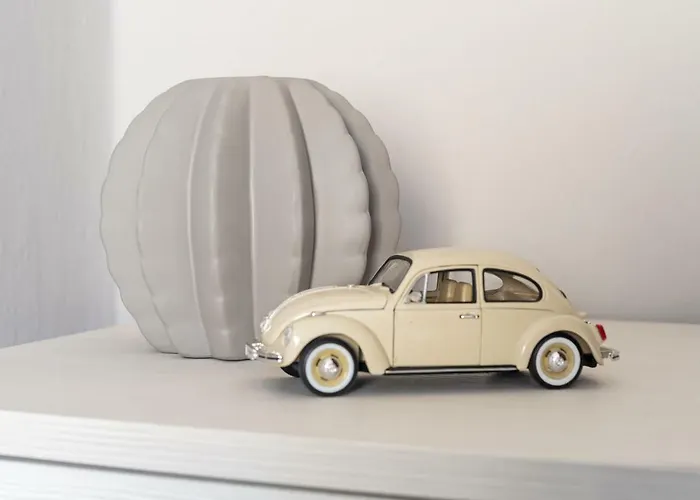 Vittoria Corner - Bymyhomeincomo *