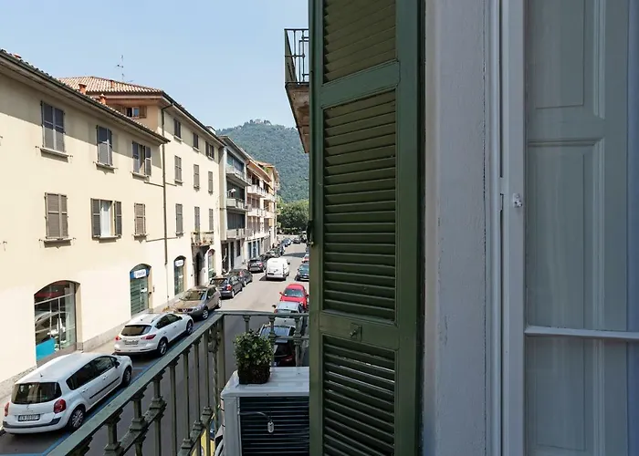 Vittoria Corner - Bymyhomeincomo Como