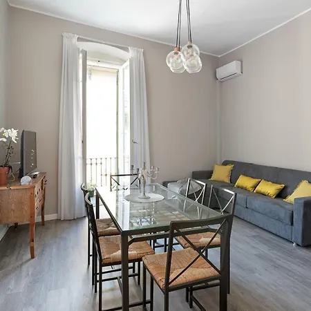 Vittoria Corner - Bymyhomeincomo Holiday home